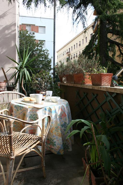 Maison Genevois 3 Bed and Breakfast Roma Exterior foto